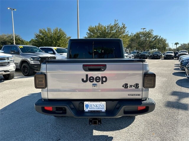 2020 Jeep Gladiator Sport photo 3