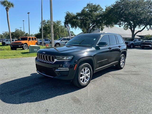 2022 Jeep Grand Cherokee Limited photo 2
