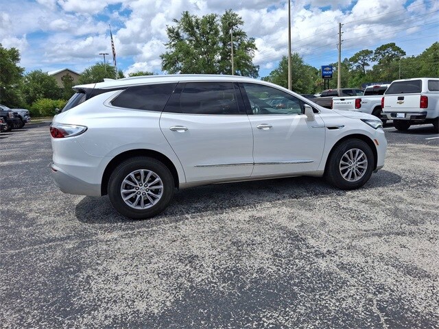 2023 Buick Enclave Essence photo 4