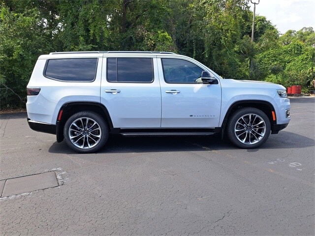 2024 Jeep Wagoneer Series II photo 3