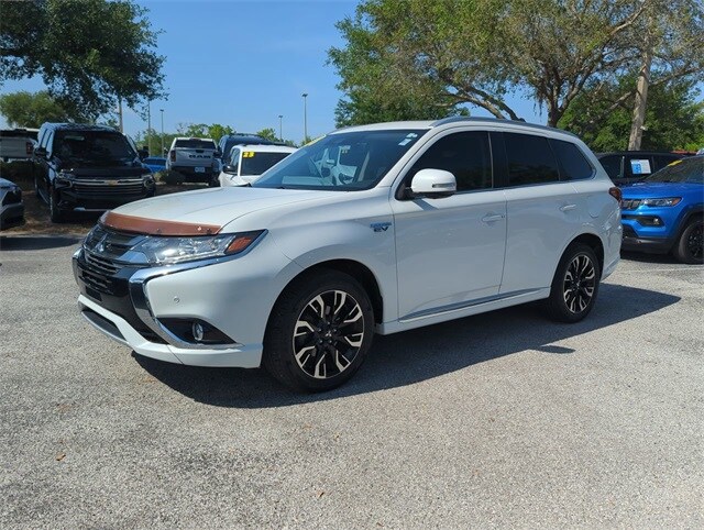 2018 Mitsubishi Outlander PHEV GT S-AWC photo 2