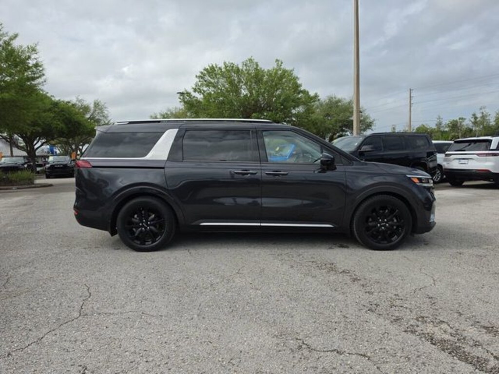 Used 2024 Kia Carnival SX Prestige MPV