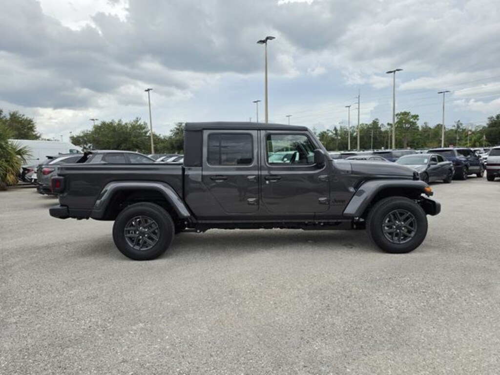 New 2026 Jeep Gladiator SPORT S 4X4 Pickup