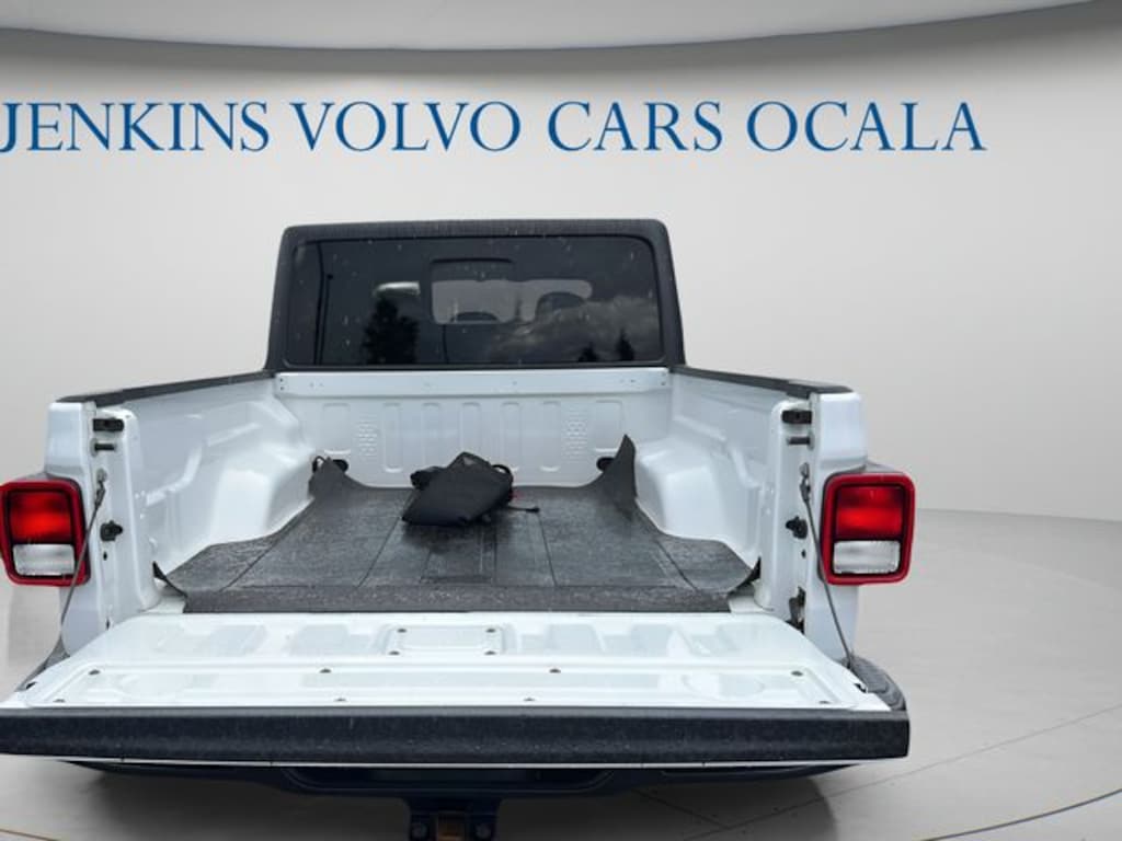 Used 2022 Jeep Gladiator Sport Truck Crew Cab