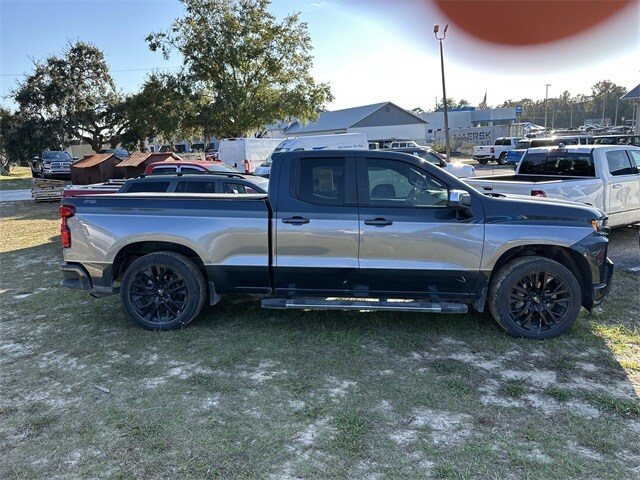 2020 Chevrolet Silverado 1500 LT photo 3
