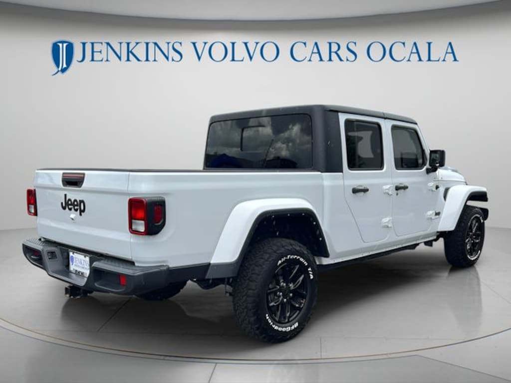 Used 2022 Jeep Gladiator Sport Truck Crew Cab