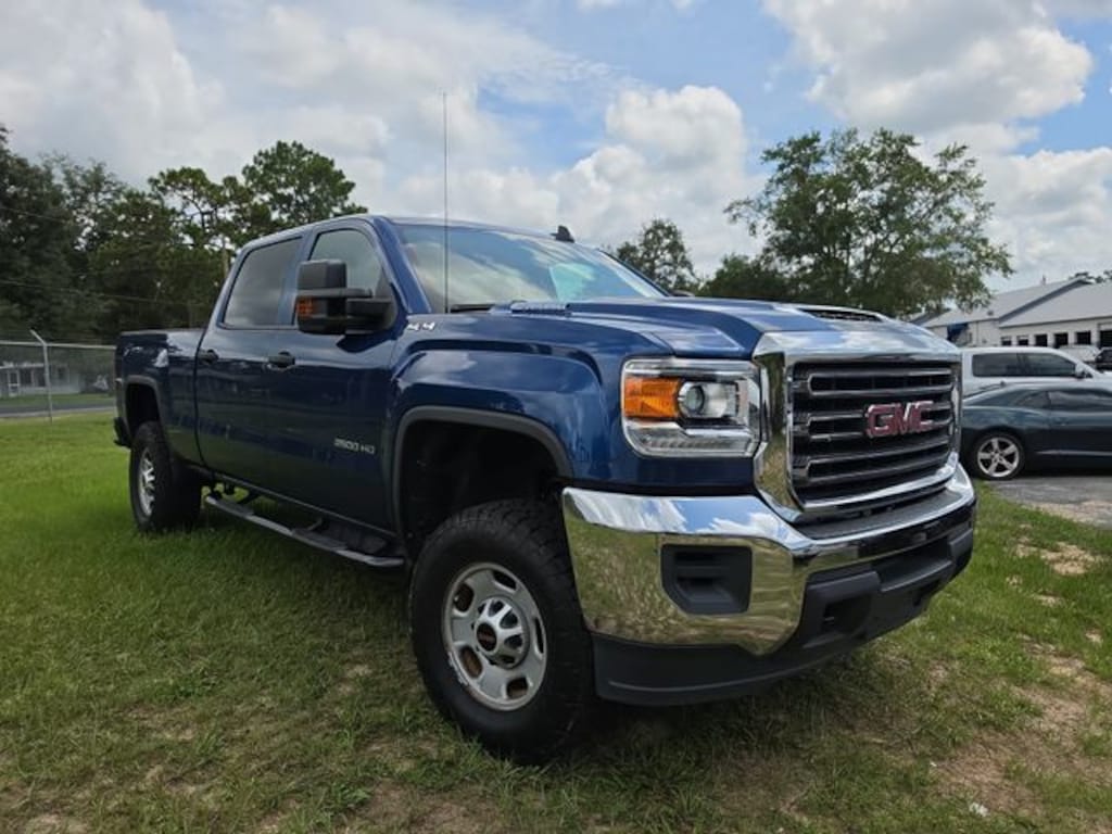 Used 2018 GMC Sierra 2500HD Base Truck Crew Cab