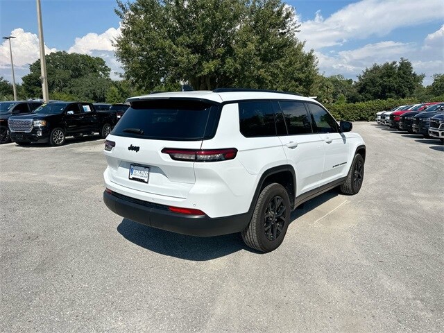 2024 Jeep Grand Cherokee Laredo Altitude X photo 2