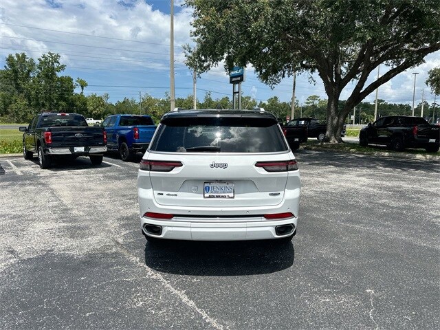 2021 Jeep Grand Cherokee L Summit photo 2