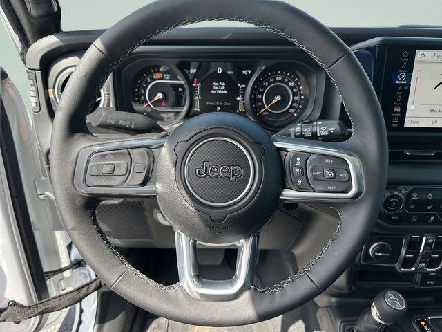 2025 Jeep Wrangler 4-Door Sahara - Photo 28