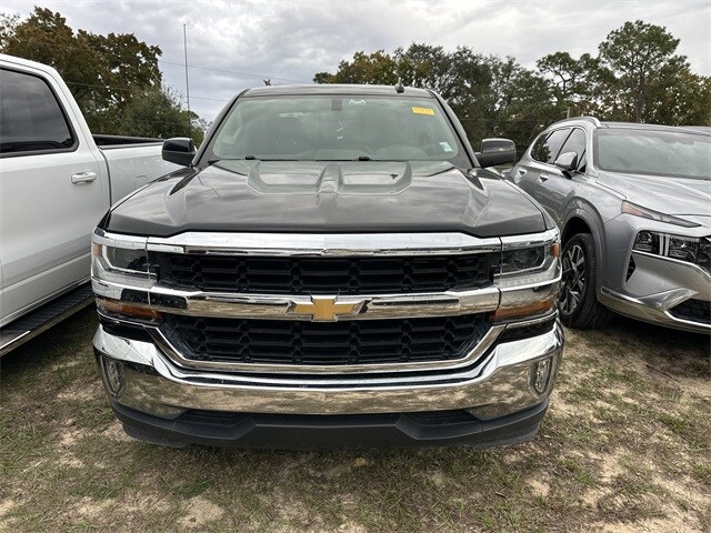 2018 Chevrolet Silverado 1500 LT photo 2