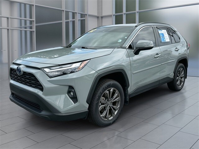 2022 Toyota RAV4 Hybrid XLE Premium photo 2