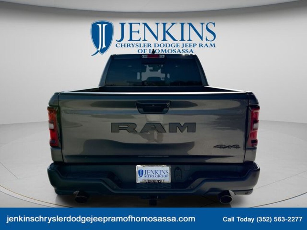 New 2026 Ram 1500 TRADESMAN CREW CAB 4X4 5'7 BOX Pickup
