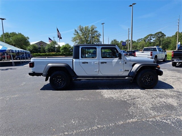 2024 Jeep Gladiator Sport photo 3