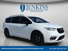 2026 Chrysler Pacifica SELECT Passenger Van