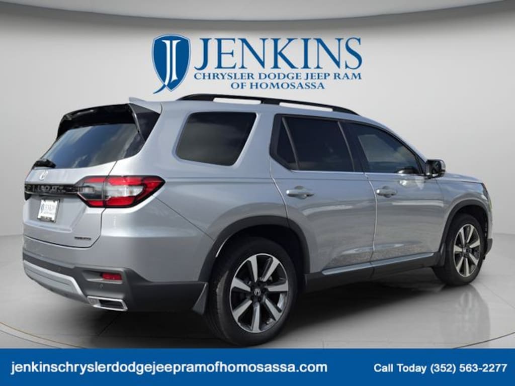 Used 2025 Honda Pilot Touring SUV