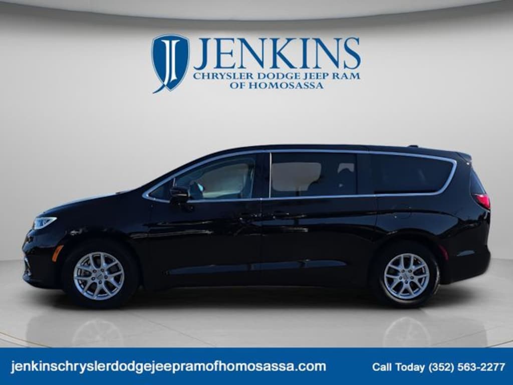 Used 2024 Chrysler Pacifica Touring L Van Passenger Van