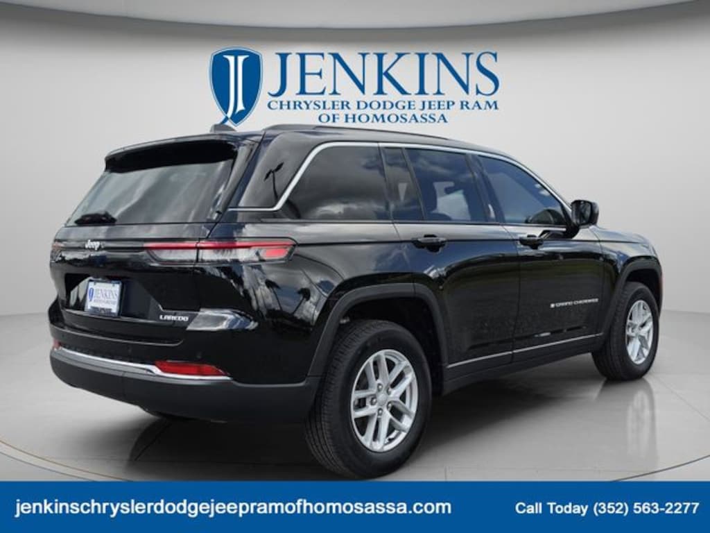 Used 2025 Jeep Grand Cherokee Laredo SUV