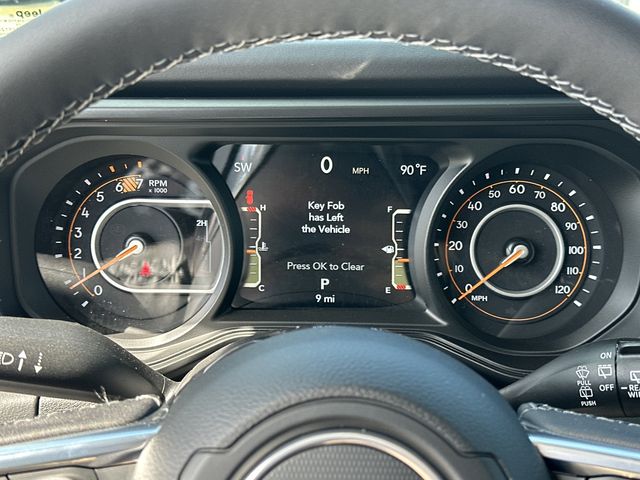 2025 Jeep Wrangler 4-Door Sahara - Photo 30