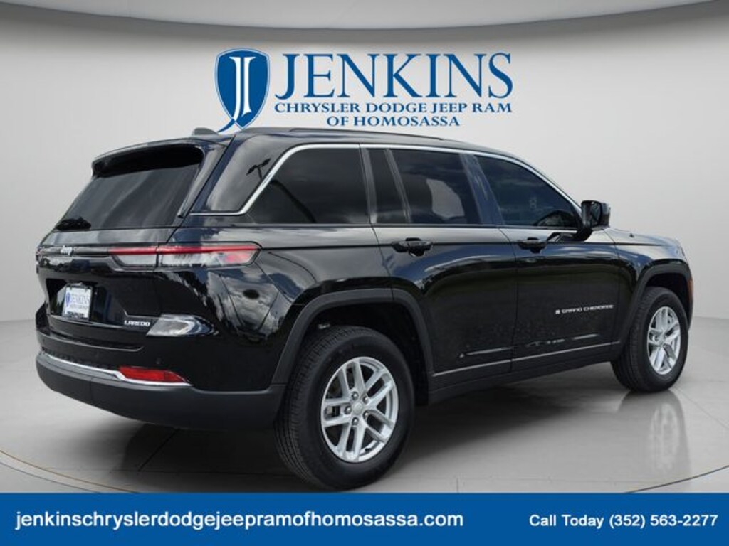 Used 2025 Jeep Grand Cherokee Laredo SUV