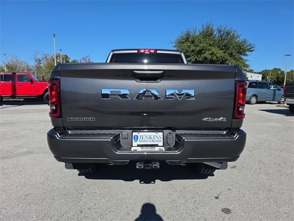 New 2026 Ram 2500 BIG HORN CREW CAB 4X4 6'4 BOX Pickup