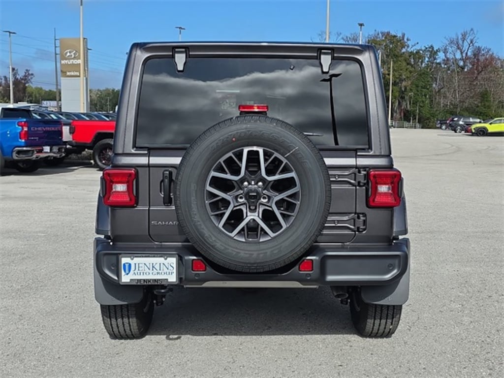 New 2026 Jeep Wrangler 4-DOOR SAHARA Sport Utility