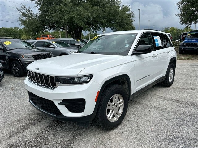2023 Jeep Grand Cherokee Laredo photo 2