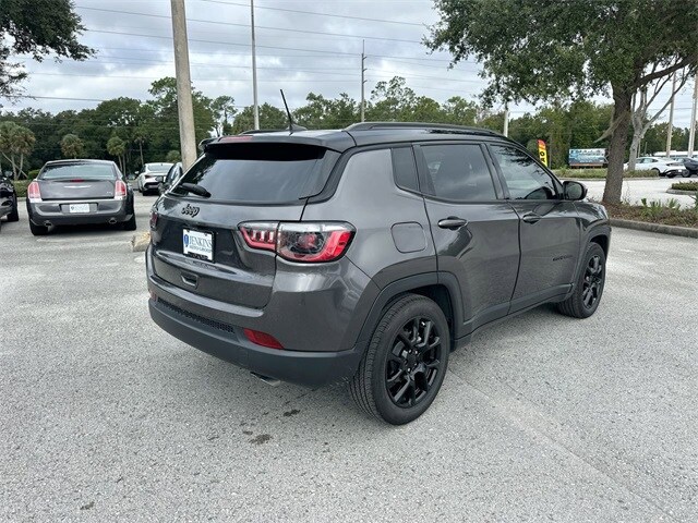 2022 Jeep Compass Latitude photo 3