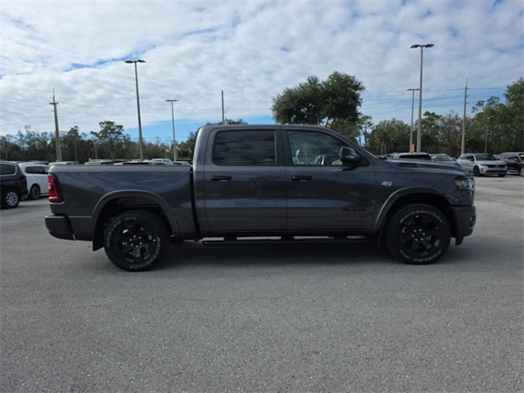 New 2026 Ram 1500 BIG HORN CREW CAB 4X4 5'7 BOX Pickup