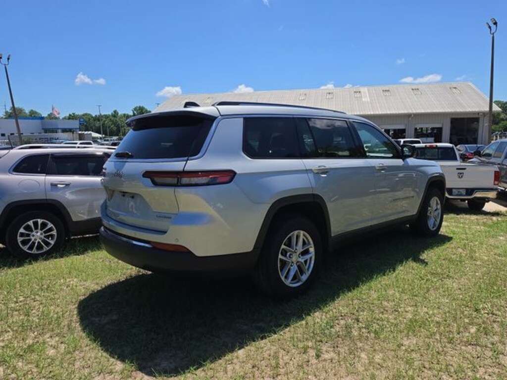 Used 2022 Jeep New Grand Cherokee Laredo SUV