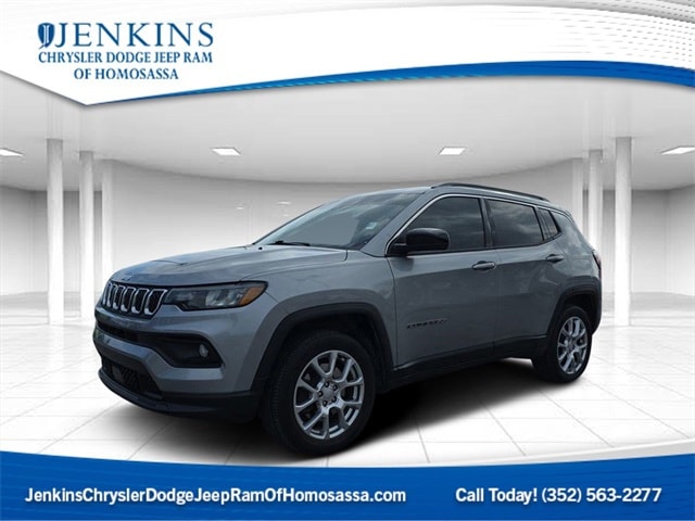 2023 Jeep Compass Latitude Lux's photo