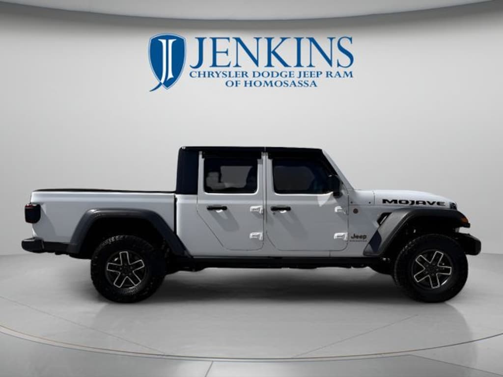 Used 2025 Jeep Gladiator Mojave Truck Crew Cab