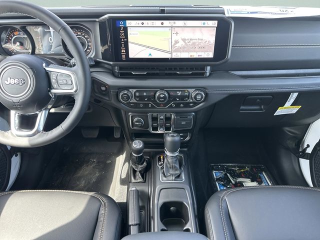 2025 Jeep Wrangler 4-Door Sahara - Photo 13