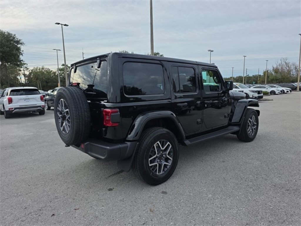 New 2026 Jeep Wrangler 4-DOOR SAHARA Sport Utility