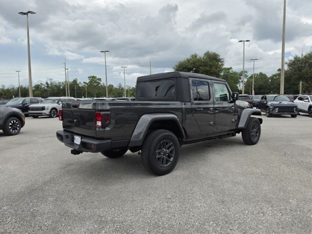 New 2026 Jeep Gladiator SPORT S 4X4 Pickup