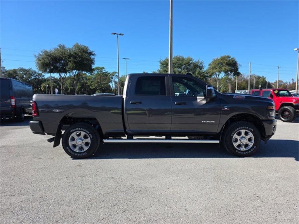 New 2026 Ram 2500 BIG HORN CREW CAB 4X4 6'4 BOX Pickup