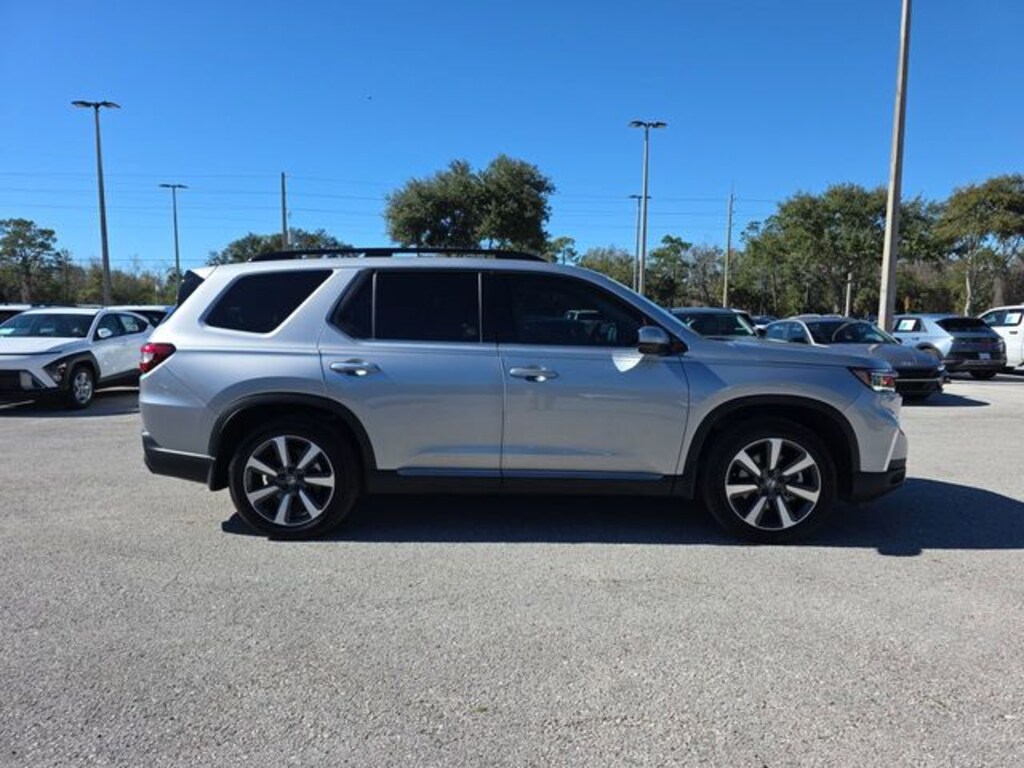 Used 2025 Honda Pilot Touring SUV
