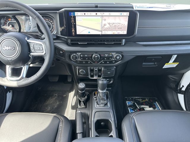 2025 Jeep Wrangler 4-Door Sahara - Photo 13