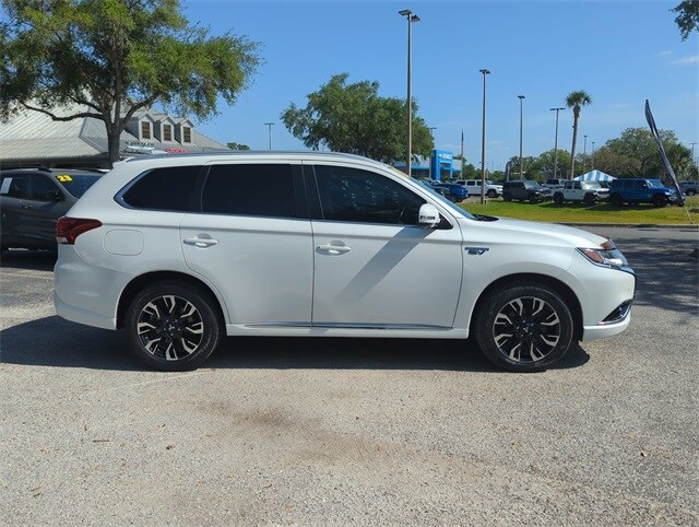 2018 Mitsubishi Outlander PHEV GT S-AWC photo 3
