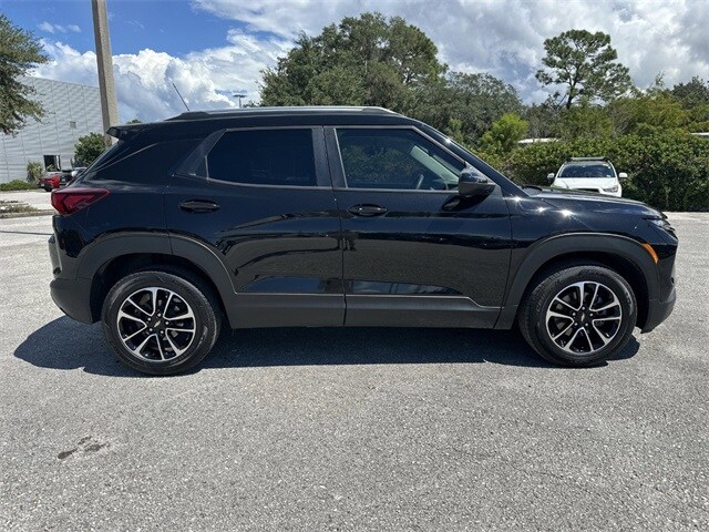 2024 Chevrolet Trailblazer LT photo 3