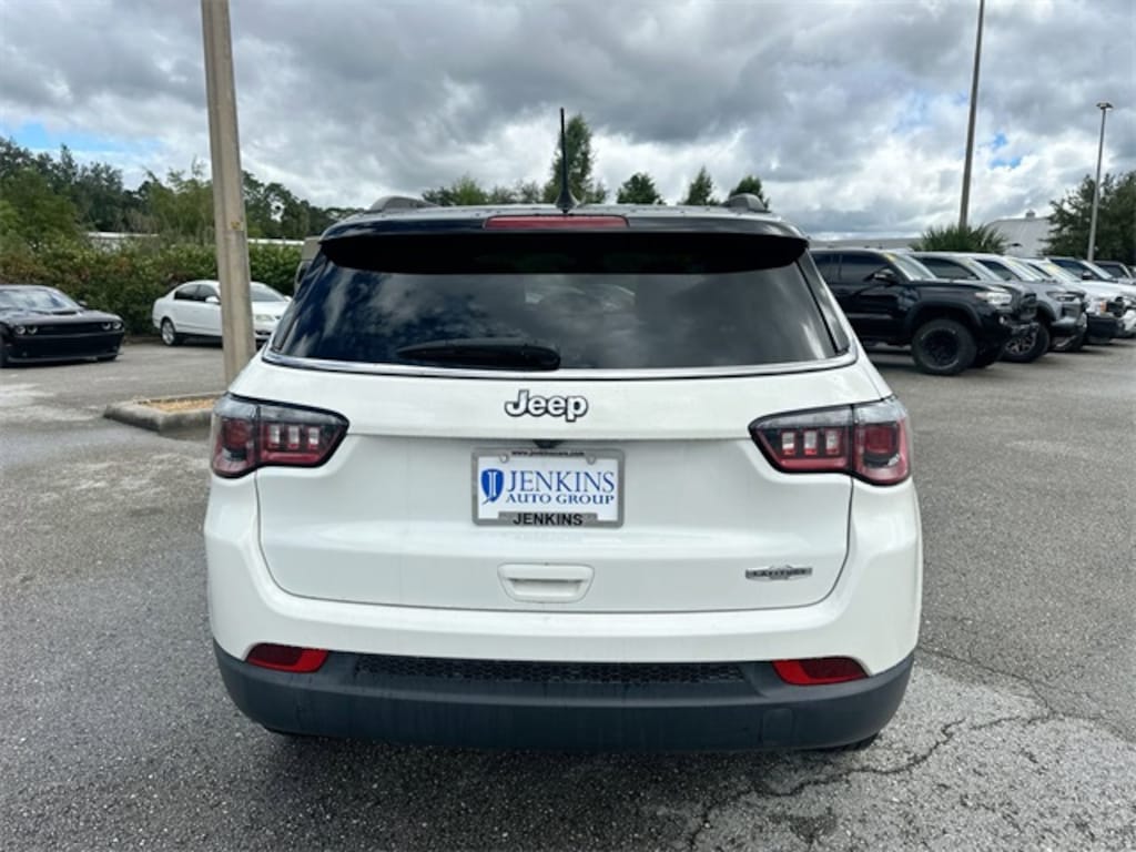 Used 2019 Jeep Compass Latitude FWD SUV