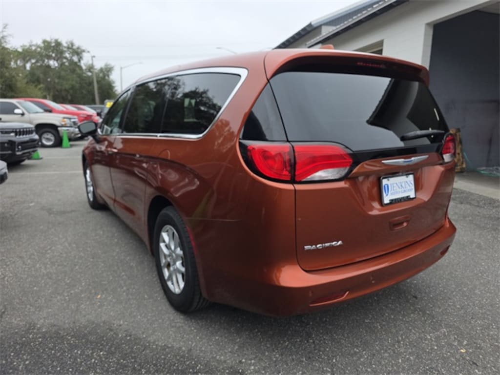 Used 2018 Chrysler Pacifica LX Van