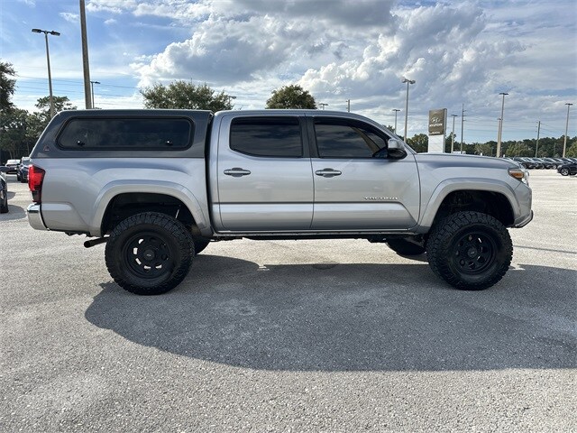 2019 Toyota Tacoma SR5 V6 4x4 photo 2