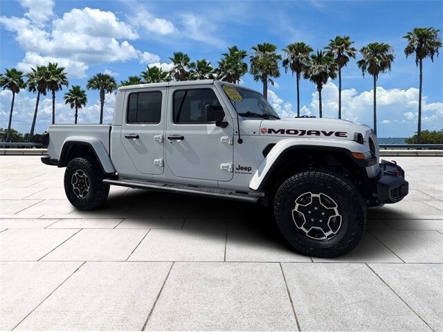 2023 Jeep Gladiator Mojave photo 2