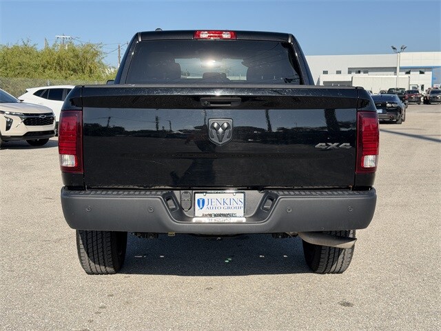 2024 Ram 1500 Classic SLT photo 4