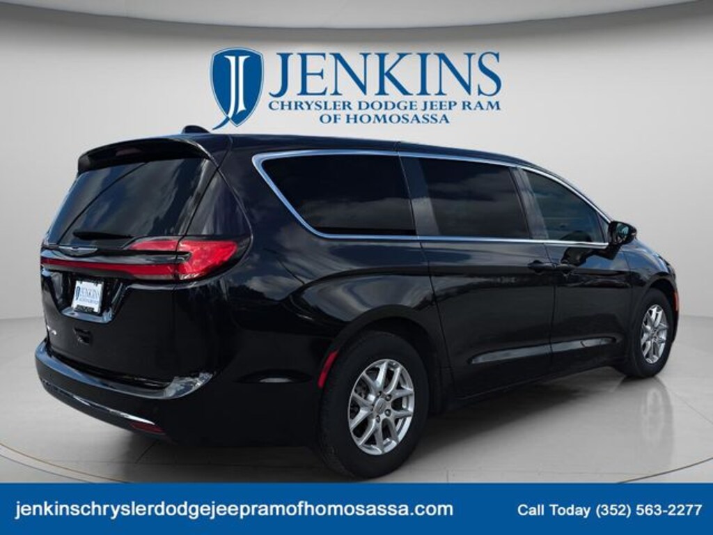 Used 2024 Chrysler Pacifica Touring L Van Passenger Van