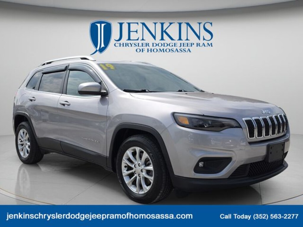 Used 2019 Jeep Cherokee Latitude FWD SUV