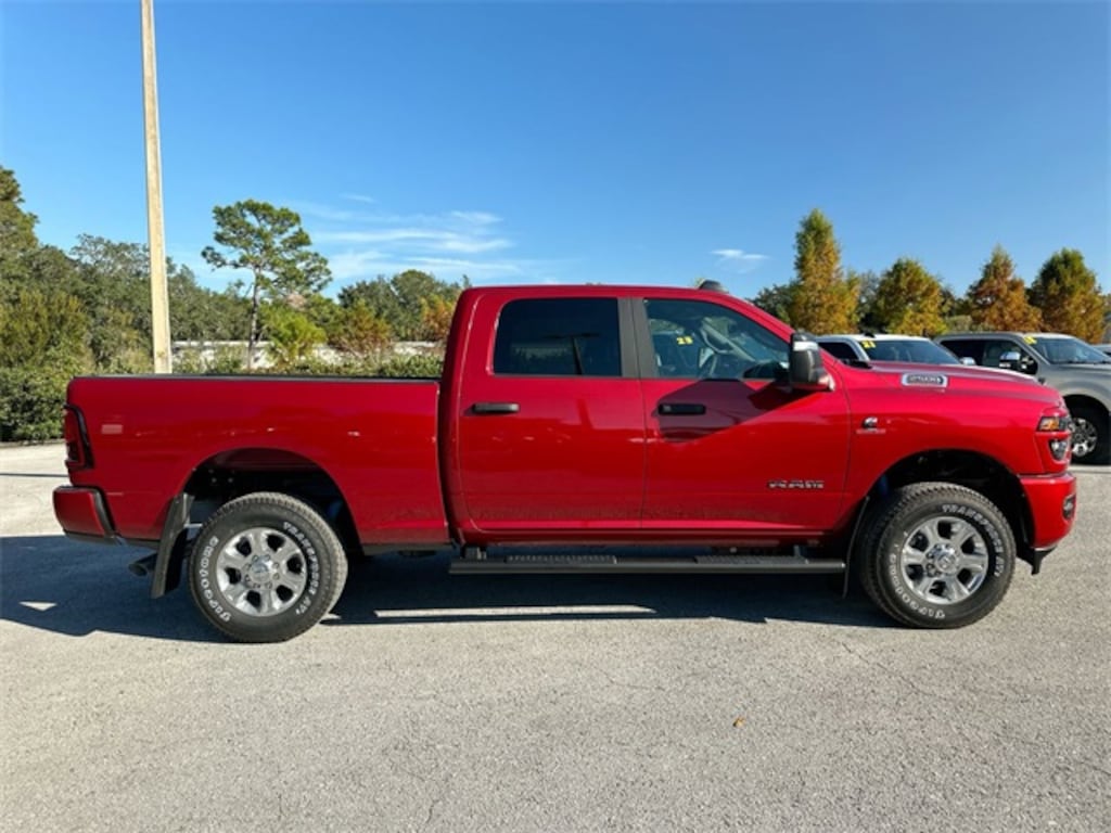 New 2026 Ram 2500 BIG HORN CREW CAB 4X4 6'4 BOX Pickup