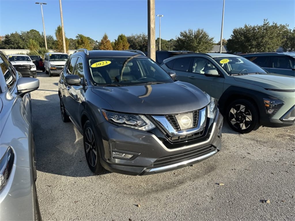 Used 2017 Nissan Rogue SL SUV