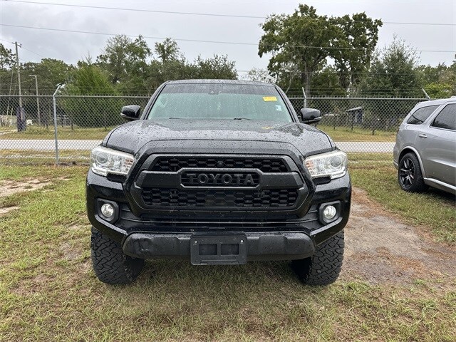 2021 Toyota Tacoma V6 4x4 photo 2